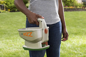 Scotts Wizz Hand-Held Spreader